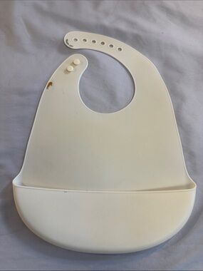 Lily & Jack - Silicone Baby Bib with Catch-All Pocket - Cream